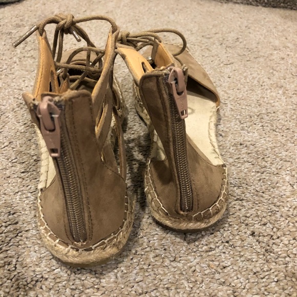 Espadrilles - Picture 3 of 4